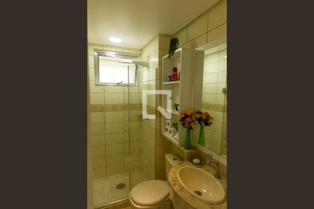 Banheiro de apartamento à venda com 1 quarto, 43m² em Jardim Itu Sabará, Porto Alegre