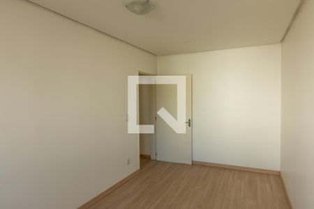 Quarto de apartamento à venda com 1 quarto, 43m² em Jardim Itu Sabará, Porto Alegre