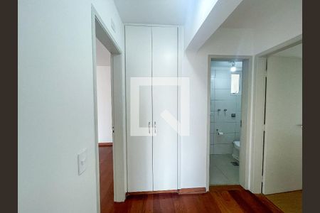 Corredor de apartamento à venda com 3 quartos, 91m² em Pinheiros, São Paulo