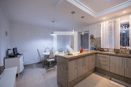 Casa à venda com 200m², 3 quartos e 3 vagasCozinha