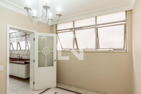 Apartamento à venda com 323m², 4 quartos e 2 vagasCopa