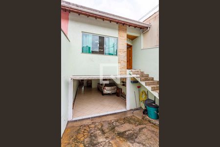 Casa à venda com 214m², 2 quartos e 3 vagas Casa à venda com 214m², 2 quartos e 3 vagasFrente da Casa