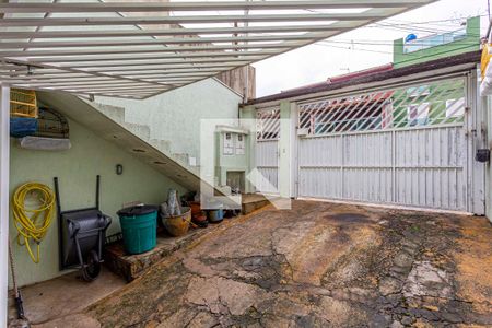 Casa à venda com 214m², 2 quartos e 3 vagas Casa à venda com 214m², 2 quartos e 3 vagasGaragem