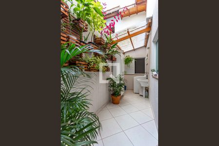 Casa à venda com 214m², 2 quartos e 3 vagas Casa à venda com 214m², 2 quartos e 3 vagasÁrea de Serviço