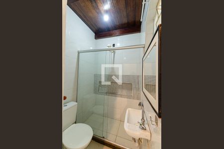 Banheiro de kitnet/studio para alugar com 1 quarto, 22m² em Fonseca, Niterói