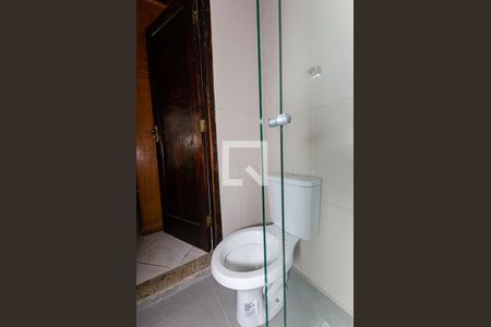Banheiro de kitnet/studio para alugar com 1 quarto, 26m² em Fonseca, Niterói