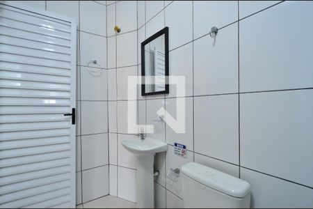 Banheiro de kitnet/studio para alugar com 1 quarto, 16m² em Mirandópolis, São Paulo