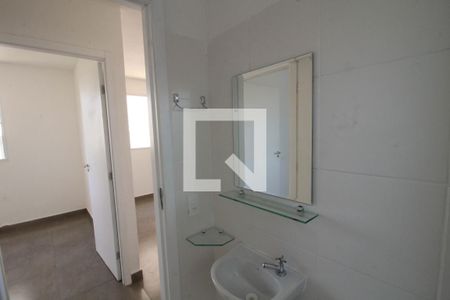 Banheiro de apartamento à venda com 2 quartos, 41m² em Mato Grande, Canoas