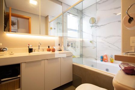 Apartamento à venda com 113m², 3 quartos e 3 vagas Apartamento à venda com 113m², 3 quartos e 3 vagasBanheiro da Suíte 1