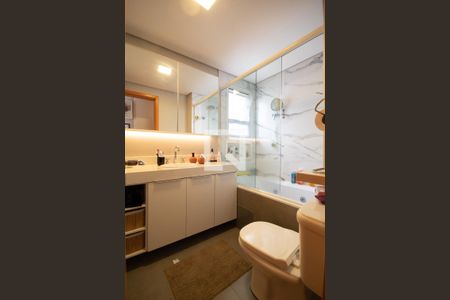 Apartamento à venda com 113m², 3 quartos e 3 vagas Apartamento à venda com 113m², 3 quartos e 3 vagasBanheiro da Suíte 1