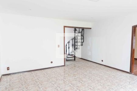 Sala de casa de condomínio para alugar com 5 quartos, 539m² em Badu, Niterói