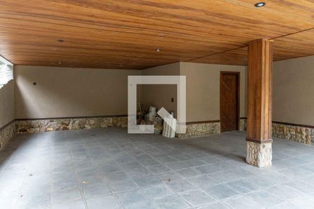 Casa de condomínio para alugar com 539m², 5 quartos e 3 vagas Casa de condomínio para alugar com 539m², 5 quartos e 3 vagasGaragem