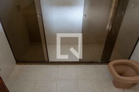 Casa de condomínio para alugar com 539m², 5 quartos e 3 vagas Casa de condomínio para alugar com 539m², 5 quartos e 3 vagasBanheiro da Suíte 1