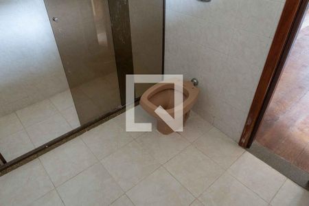 Casa de condomínio para alugar com 539m², 5 quartos e 3 vagas Casa de condomínio para alugar com 539m², 5 quartos e 3 vagasBanheiro da Suíte 1