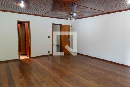 Casa de condomínio para alugar com 539m², 5 quartos e 3 vagas Casa de condomínio para alugar com 539m², 5 quartos e 3 vagasSuíte 3