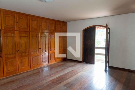 Casa de condomínio para alugar com 539m², 5 quartos e 3 vagas Casa de condomínio para alugar com 539m², 5 quartos e 3 vagasSuíte 2