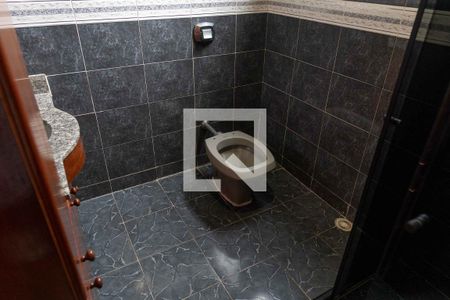 Casa de condomínio para alugar com 539m², 5 quartos e 3 vagas Casa de condomínio para alugar com 539m², 5 quartos e 3 vagasBanheiro da Suíte 2