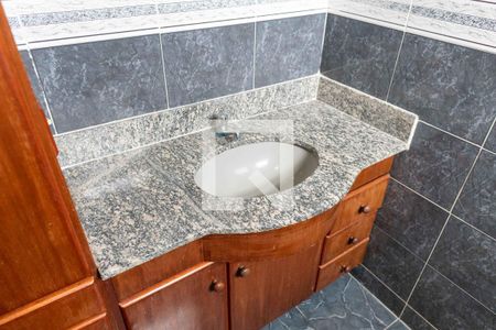 Casa de condomínio para alugar com 539m², 5 quartos e 3 vagas Casa de condomínio para alugar com 539m², 5 quartos e 3 vagasBanheiro da Suíte 2