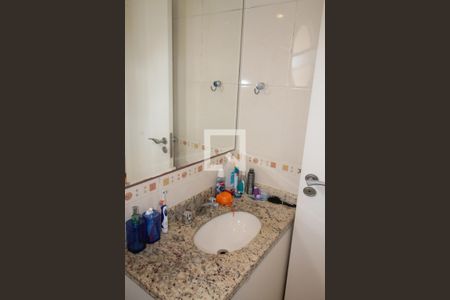 Apartamento à venda com 145m², 3 quartos e 3 vagasBanheiro da Suíte 2