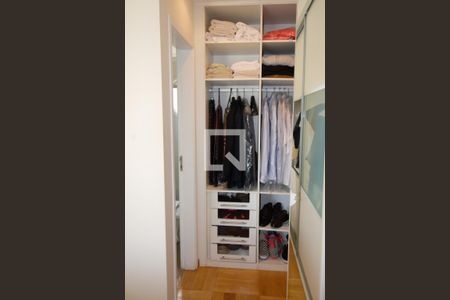 Apartamento à venda com 145m², 3 quartos e 3 vagasCloset da suíte 1
