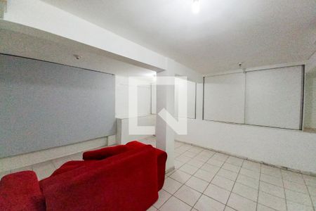 Casa para alugar com 500m², 4 quartos e 2 vagas Casa para alugar com 500m², 4 quartos e 2 vagasSala de TV