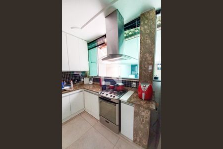 Casa para alugar com 500m², 4 quartos e 2 vagas Casa para alugar com 500m², 4 quartos e 2 vagasCozinha