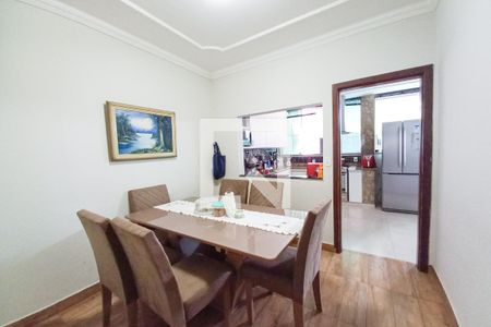 Casa para alugar com 500m², 4 quartos e 2 vagas Casa para alugar com 500m², 4 quartos e 2 vagasSala de Jantar