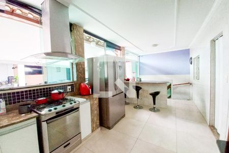 Casa para alugar com 500m², 4 quartos e 2 vagas Casa para alugar com 500m², 4 quartos e 2 vagasCozinha