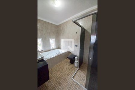 Casa para alugar com 500m², 4 quartos e 2 vagas Casa para alugar com 500m², 4 quartos e 2 vagasBanheiro da Suíte 2