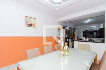 Casa à venda com 220m², 3 quartos e 3 vagasCopa