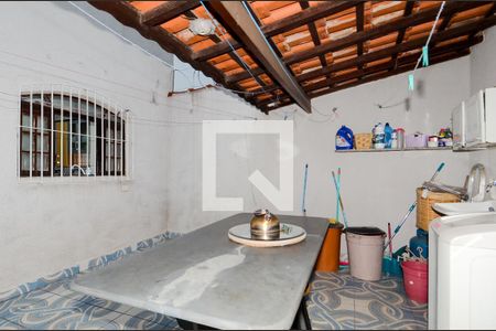 Casa à venda com 220m², 3 quartos e 3 vagasÁrea de Serviço