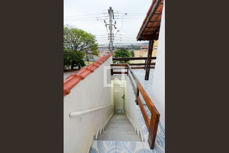 Casa à venda com 220m², 3 quartos e 3 vagasEscada de Entrada 
