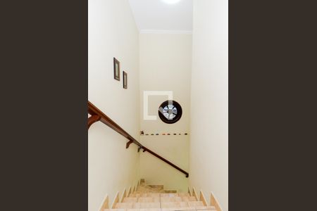 Casa à venda com 220m², 3 quartos e 3 vagasEscada Quartos/Sala