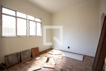 Sala de casa para alugar com 2 quartos, 103m² em Estrela do Norte, São Gonçalo