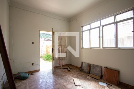 Sala de casa para alugar com 2 quartos, 103m² em Estrela do Norte, São Gonçalo