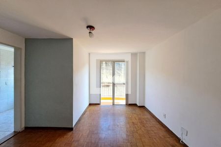 Apartamento à venda com 55m², 2 quartos e 1 vaga Apartamento à venda com 55m², 2 quartos e 1 vagaSala