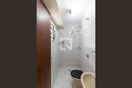 Casa para alugar com 165m², 3 quartos e 4 vagas Casa para alugar com 165m², 3 quartos e 4 vagasBanheiro da Edícula