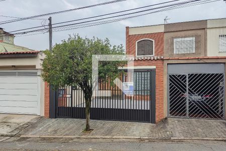 Casa para alugar com 165m², 3 quartos e 4 vagas Casa para alugar com 165m², 3 quartos e 4 vagasFachada
