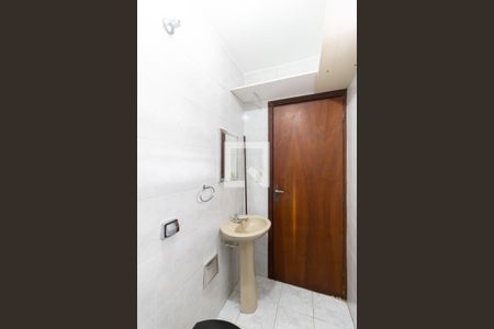 Casa para alugar com 165m², 3 quartos e 4 vagas Casa para alugar com 165m², 3 quartos e 4 vagasBanheiro da Edícula