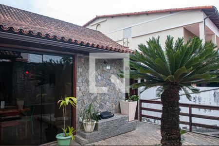 Casa de condomínio à venda com 300m², 3 quartos e 3 vagasfachada