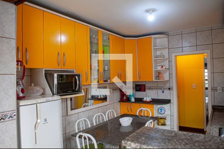 Casa de condomínio à venda com 300m², 3 quartos e 3 vagascozinha