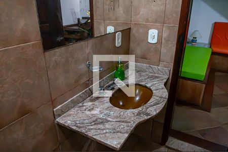 Casa de condomínio à venda com 300m², 3 quartos e 3 vagasbanheiro