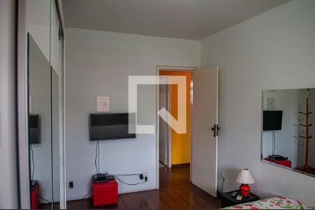 Casa de condomínio à venda com 300m², 3 quartos e 3 vagasquarto 2