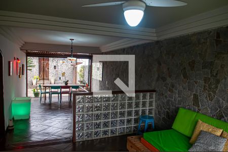 sala de casa de condomínio à venda com 3 quartos, 300m² em Taquara, Rio de Janeiro