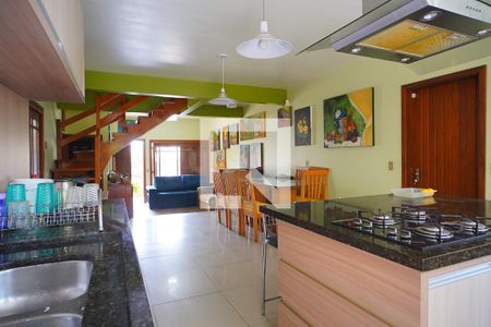 Cozinha de casa à venda com 4 quartos, 220m² em Jardim Itu, Porto Alegre