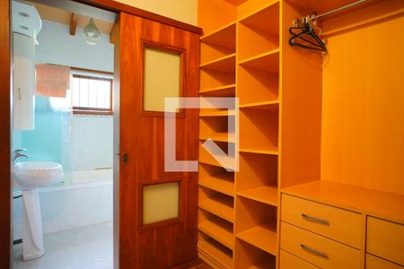 Casa à venda com 220m², 4 quartos e 6 vagasCloset do quarto 3