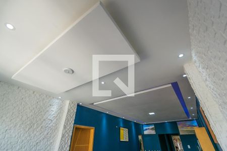 Sala - Detalhe das luminárias de apartamento à venda com 3 quartos, 80m² em Penha Circular, Rio de Janeiro