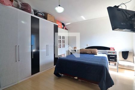 Casa à venda com 186m², 3 quartos e 4 vagasQuarto 2 - Suíte 2