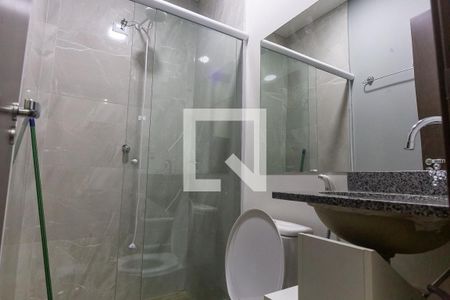 Banheiro de kitnet/studio para alugar com 1 quarto, 20m² em Bom Retiro, São Paulo