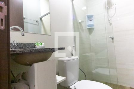 Banheiro de kitnet/studio para alugar com 1 quarto, 20m² em Bom Retiro, São Paulo